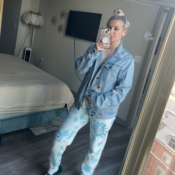 KANSAS CITY CHIEFS CUSTOM PAINTED & BEDAZZLED JEAN JACKET - Picture 7 of 8